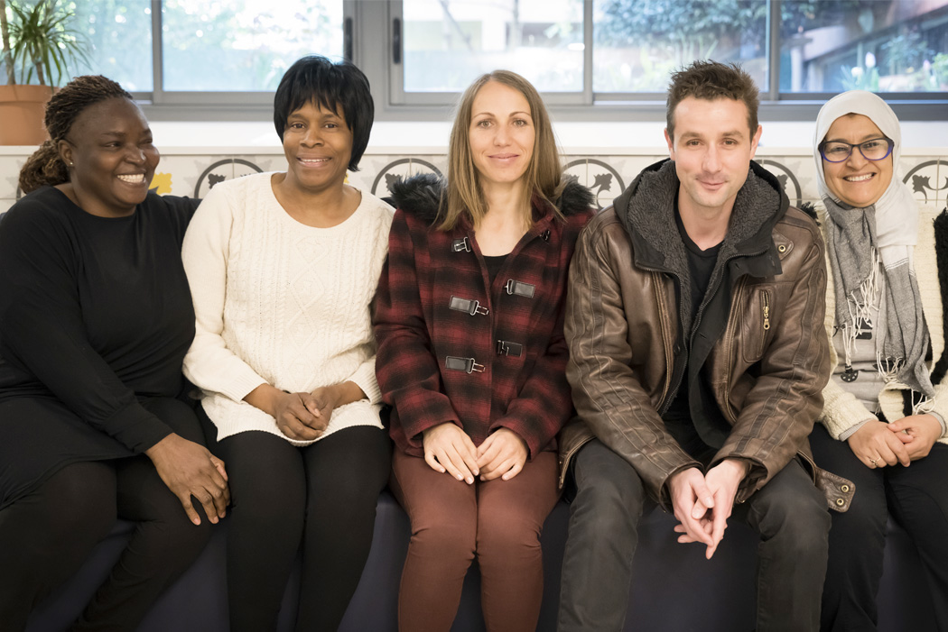 Des femmes dans une maison digitale