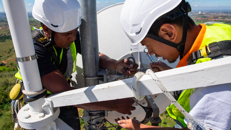 deux techniciens réseaux