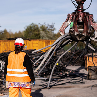 photo of a marathon runner waving the French flag