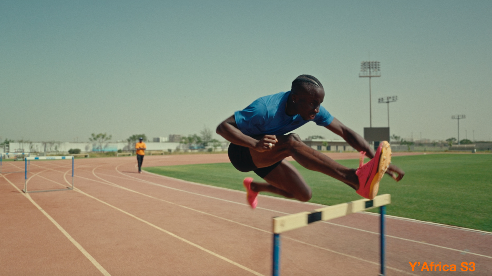Photo de l'athlète Louis François Mendy qui saute