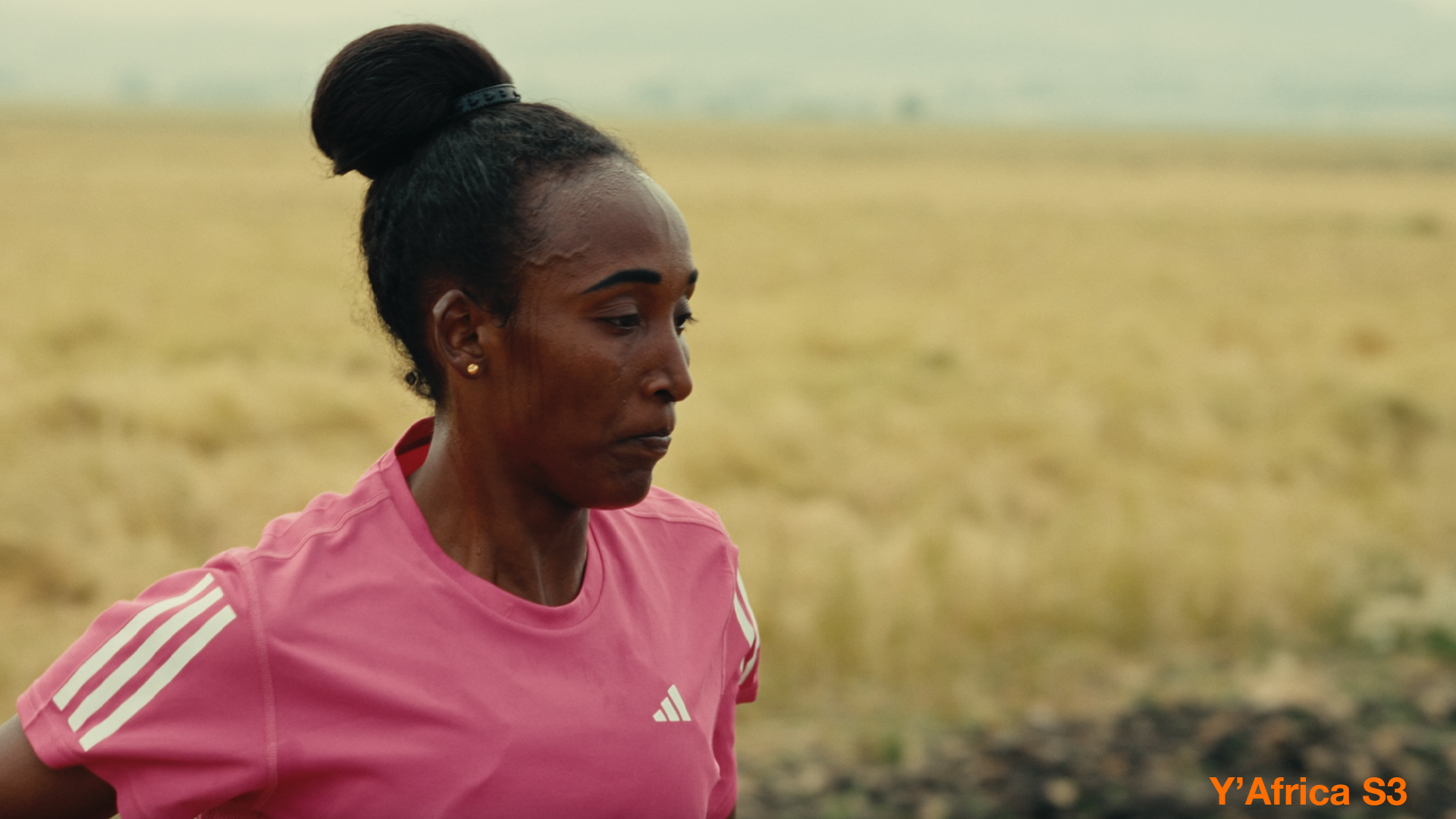 Photo d'une femme qui court