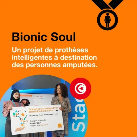 Photo du gagnant du prix féminin de Poesam