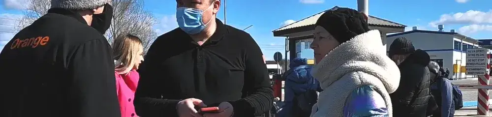 distribution de cartes sim Orange à la frontière ukrainienne avec la Moldavie