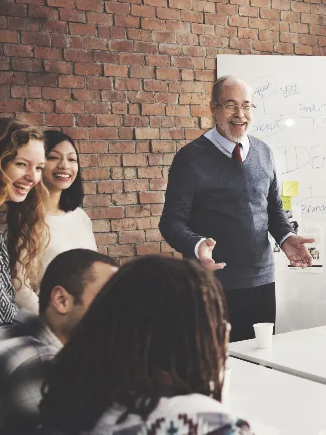 Un groupe dans une réunion