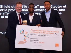 Remise chèque à la start-up Cocoa Shield-POESAM-2024