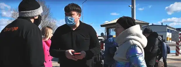 distribution de cartes sim Orange à la frontière ukrainienne avec la Moldavie