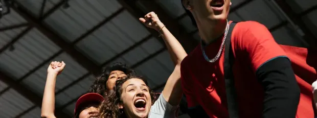 Femmes supporters à un match de football